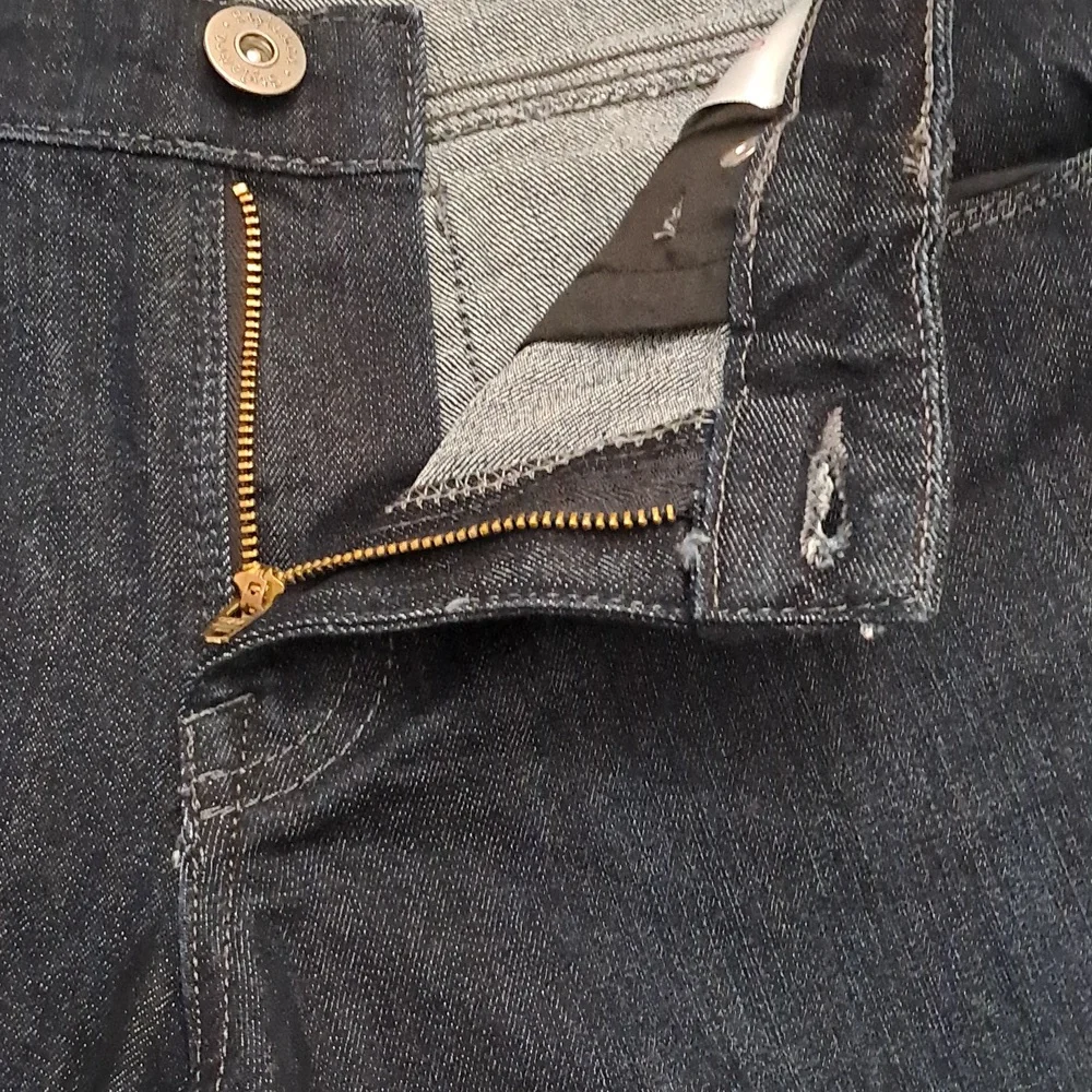 Style & Co Women's Size 10 Dark Blue Capri Jeans with Cuff Accents